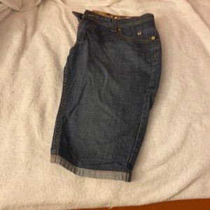 Apple Bottom Capri shorts size 9/10